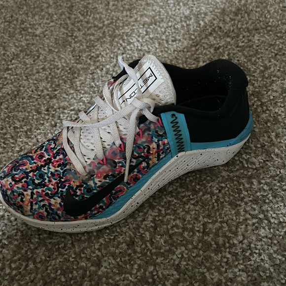 Nike metcons - Picture 1 of 2